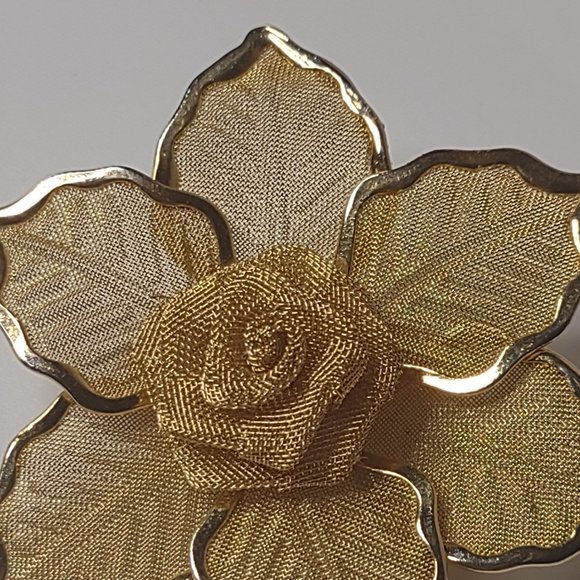 Lightweight Gold Tone Metal Mesh Rose Brooch - Picture 6 of 16
